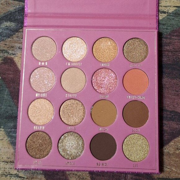 Makeup Obsession Other - 💖 Makeup Obsession – FEELS Eyeshadow Palette 💖